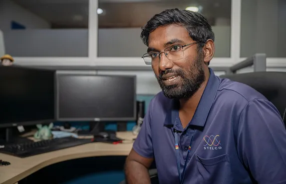 ނަފާހް: ސްޓެލްކޯ އިން އުފެއްދި ވަރުގަދަ ލީޑަރެއް