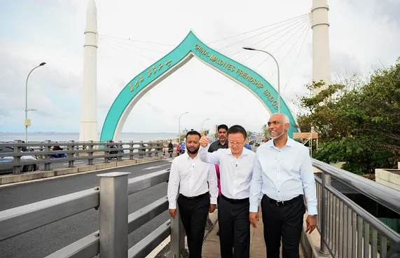 ބްރިޖަށް 8 އަހަރު: ޗައިނާއެކު ގުޅުން އިތުރަށް ބަދަހިކުރަނީ
