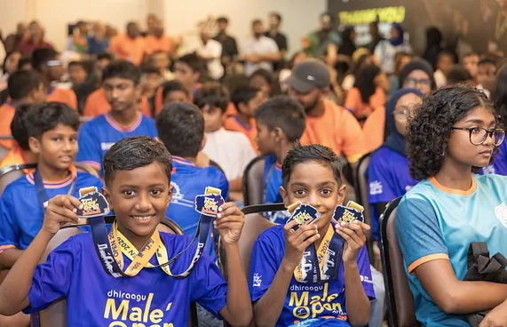 ދިރާގު 'މާލެ އޯޕަން' މުބާރާތުގެ އިނާމު ދީފި