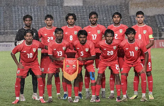 އީތަން އާއި އިލާންގެ ލަނޑުން ރާއްޖޭން މޮޅަކުން ފަށައިފި