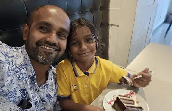 ހިތްފަޅައިގެންދާ ވަރަށް ދެރަވިޔަސް ޒީވާއާ މެދު ފަހުރުވެރިވޭ