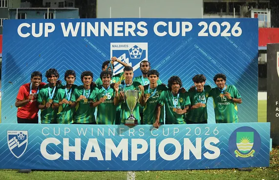 15 އަހަރުގެ ކުޅުންތެރިންވެސް މާޒިޔާއަށް އެއީ ޕްރޮފެޝަނަލުން
