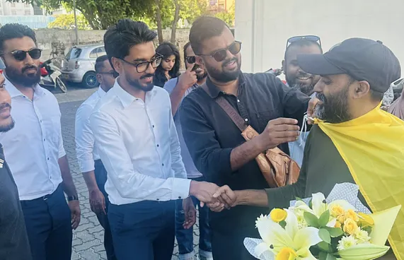 އެމްޑީޕީގެ އެކްޓިވިސްޓް ޝާމިން ދޫކޮށްލައިފި
