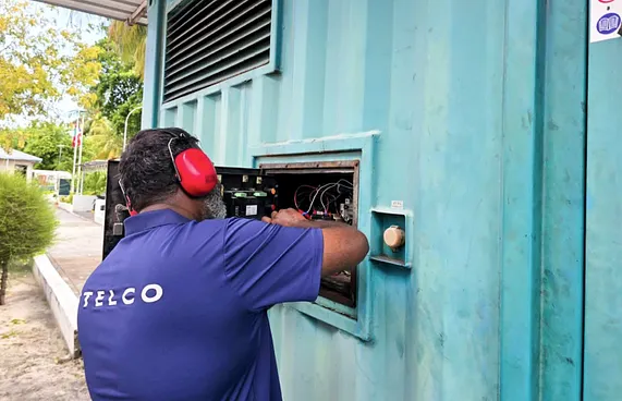 ހުޅުދު އާއި މީދޫގެ ޖެންސެޓުތައް ސްޓެލްކޯއިން މަރާމާތުކޮށްފި