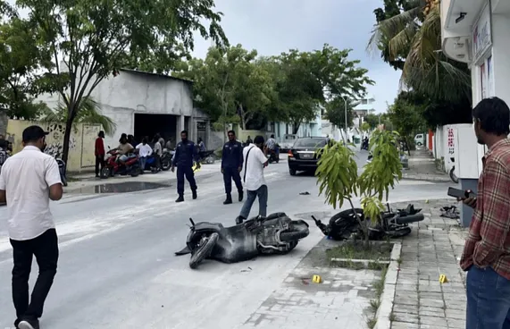 ކުޅުދުއްފުށީގައި އެކްސިޑެންޓެއްވެ ދެމީހަކަށް އަނިޔާވެއްޖެ