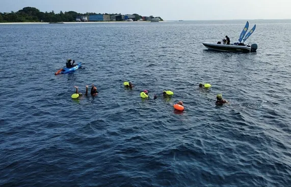ސްވިމް މޯލްޑިވްސްގެ އިވެންޓް: ދުވާފަރުން ފަތާފައި ކިނޮޅަހަށް