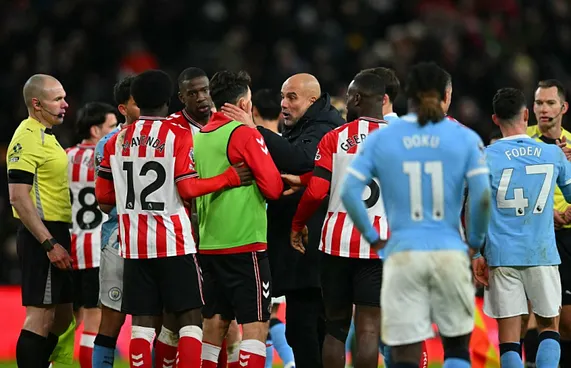 އާ އަހަރުގެ ފުރަތަމަ ރޭ ހުރިހާ މެޗެއް އެއްވަރު