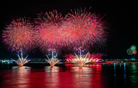 އާ ޓާމިނަލް: ދިގު އިންތިޒާރު ނިމުމަކަށް ގެނައި އަހަރު