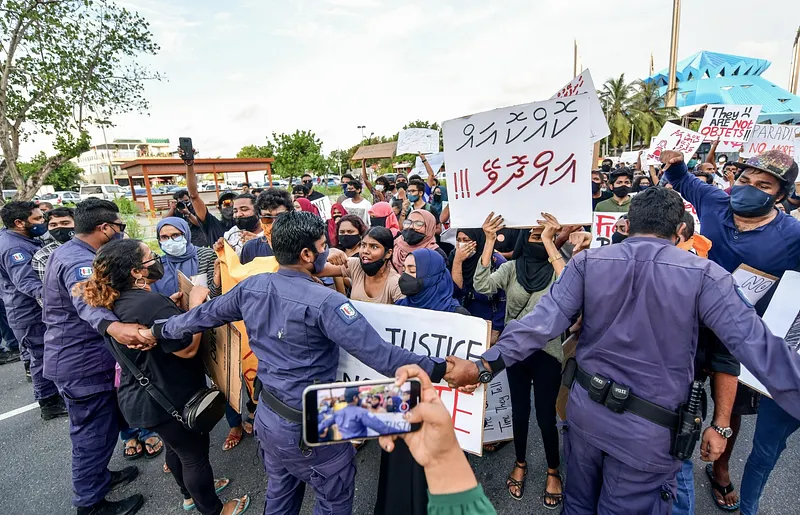 ކުއްޖާ "ރޭޕްކޮށް"، މަރުގެ އިންޒާރު ވެސް ދިން: އާއިލާ