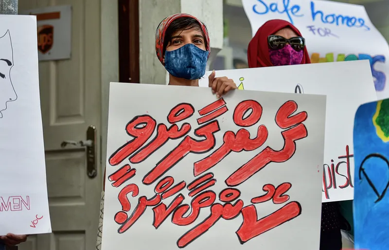 17 އަހަރު ކުއްޖަކު ބަލިވެއިން މައްސަލައެއް ބަލަނީ