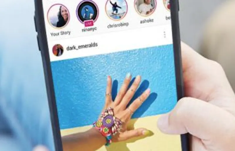 އިންސްޓަ ސްޓޯރީ ސިއްރުން ބެލޭ ފީޗާއެއް ދެނީ، އަގު ނަގާނެ!