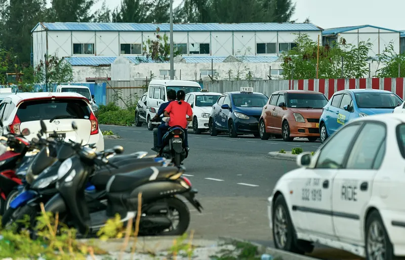ކުރީފުރޮޅު ހިއްލައިގެން ދުއްވި މީހެއްގެ ސައިކަލް ޓޯކޮށްފި