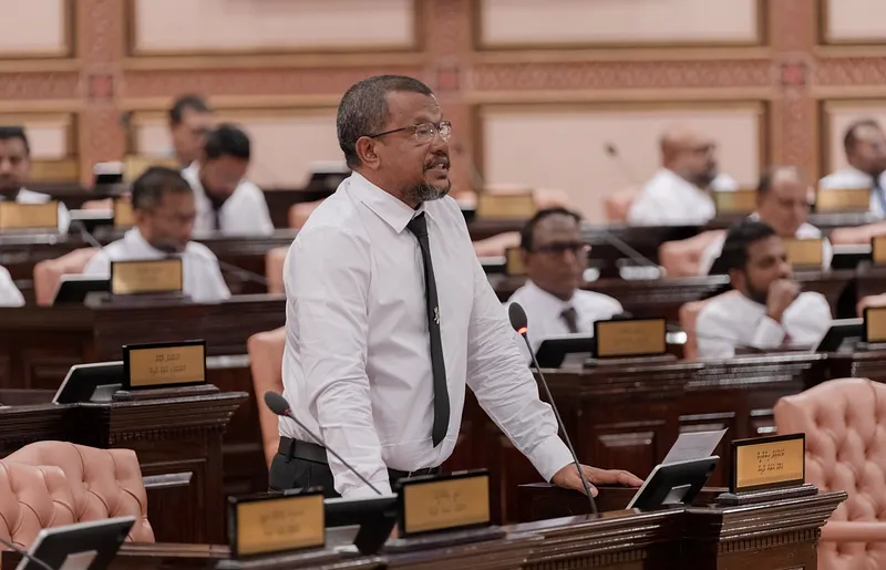 އަތޮޅު ކައުންސިލްތައް އުވާނުލައި ކުރިން އޮތް ގޮތަށް ބާއްވަން ގާނޫނުއަސާސީއަށް އިސްލާހު ހުށަހަޅައިފި