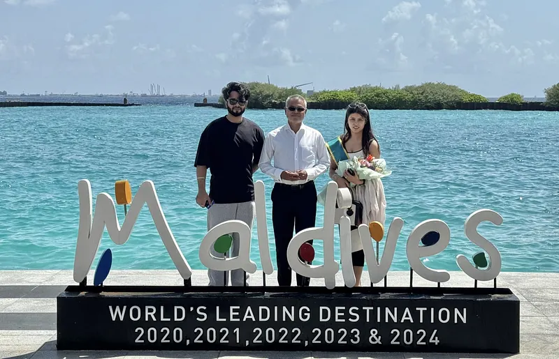 ވިޒިޓް މޯލްޑިވްސް އިޔާ 2027 ގެ ބްރޭންޑިން މަސައްކަތްކޮށްދޭނެ ބަޔަކު ހޯދަން އަލުން އިއުލާނުކޮށްފި