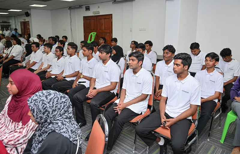 ޔުނިވާސަލްގެ ސްކޮލާޝިޕްގައި ކިޔަވާ ދަރިވަރުންނަށް ސްޓައިޕެންޑް ދެން ދޭނީ ރުފިޔާއިން