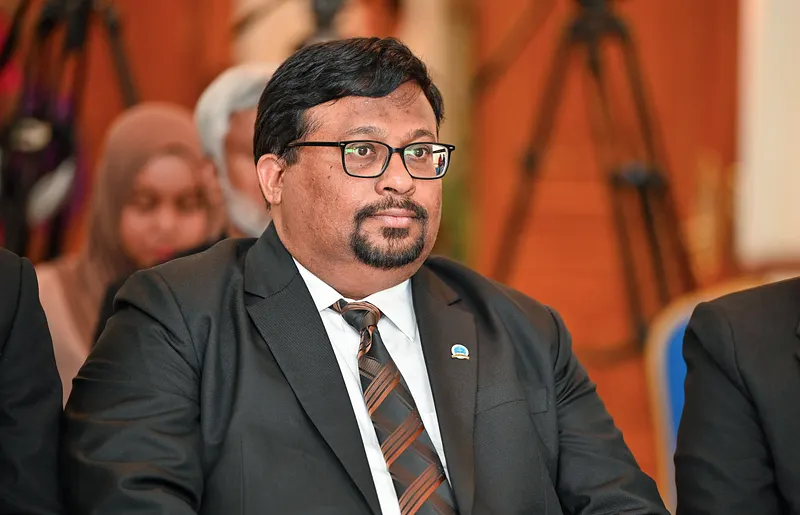 ސުޕްރީމް ކޯޓުގެ ފަނޑިޔާރު އަލީ ރަޝީދު ރިޓަޔާކުރައްވަނީ
