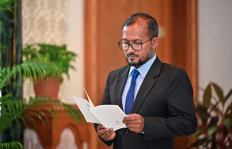 ހައި ކޯޓުގެ ފަނޑިޔާރު މާހިރު ރިޓަޔާކުރައްވަނީ