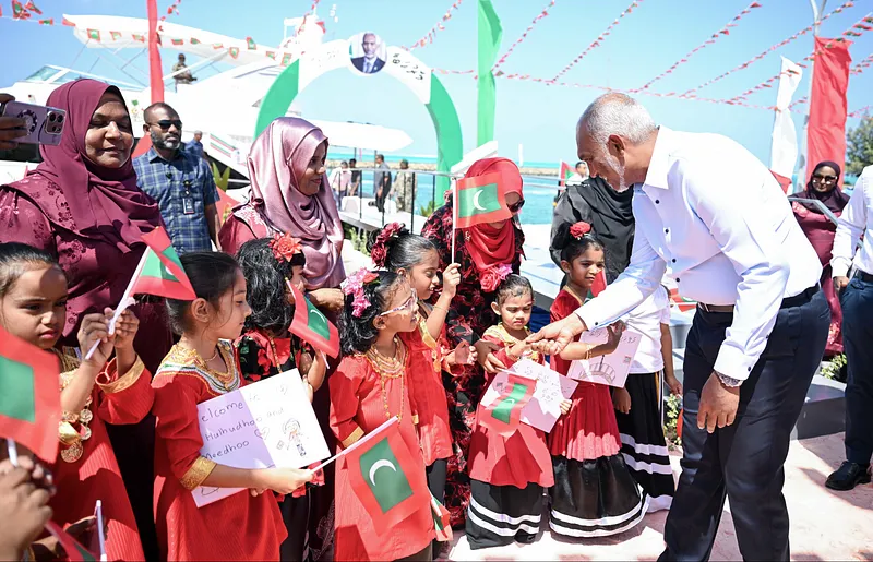 "އަންހެން ކުދިންނަކީ މުސްތަގުބަލުގެ ލީޑަރުންނަށް ހަދާނަން"