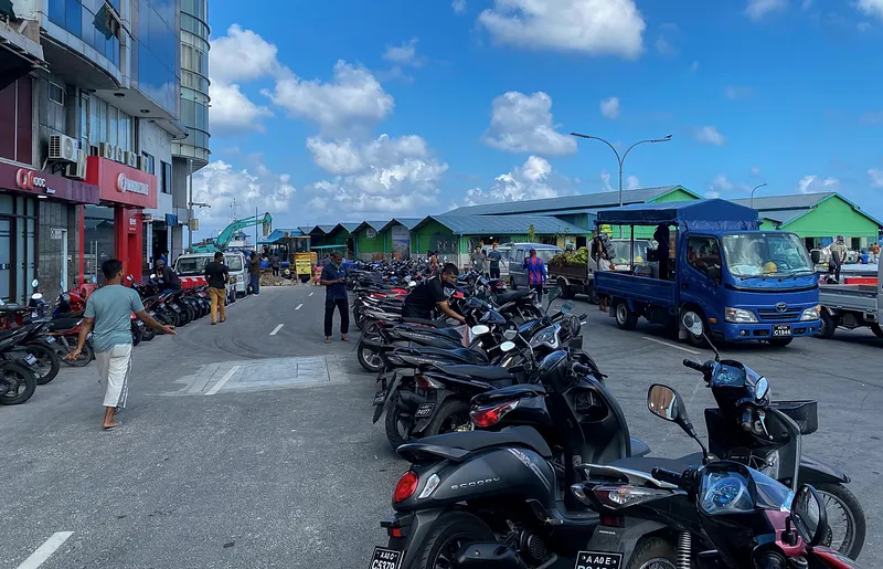 އެއް ވެހިކަލަށް ވުރެ ގިނައިން ގެންގުޅޭ ނަމަ އިތުރު ފީއެއް