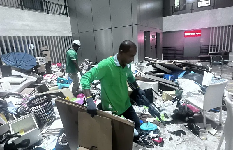 ހިޔާ ޓަވަރުތަކަށް ކުނި އަޅާ މައްސަލަ ބޮޑުވެއްޖެ