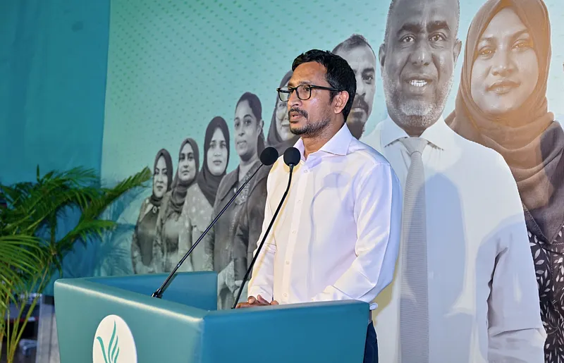 ކުރީގެ ތިން ރައީސުންނަށް ފަލާހްގެ ހޫނު ރައްދެއް: "އޮތީ އަމިއްލަ އެދުން"