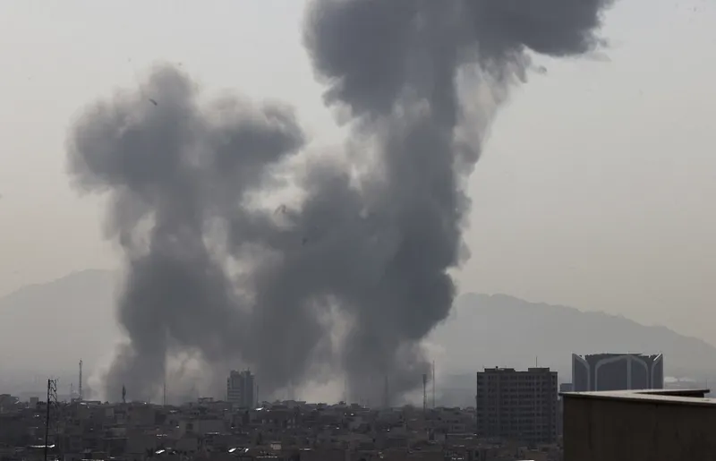 އެމެރިކާ އާއި އިޒްރޭލުން ހަމަލާ ދިނުމުން އީރާންގެ ރައްދު ހަމަލާ މުޅި ސަރަހައްދަށް