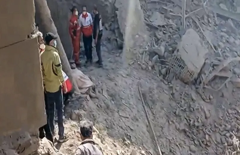 ދިވެހިން ބޭރަށް ނުކުމެ ނޫޅެން އިލްތިމާސްކޮށްފި