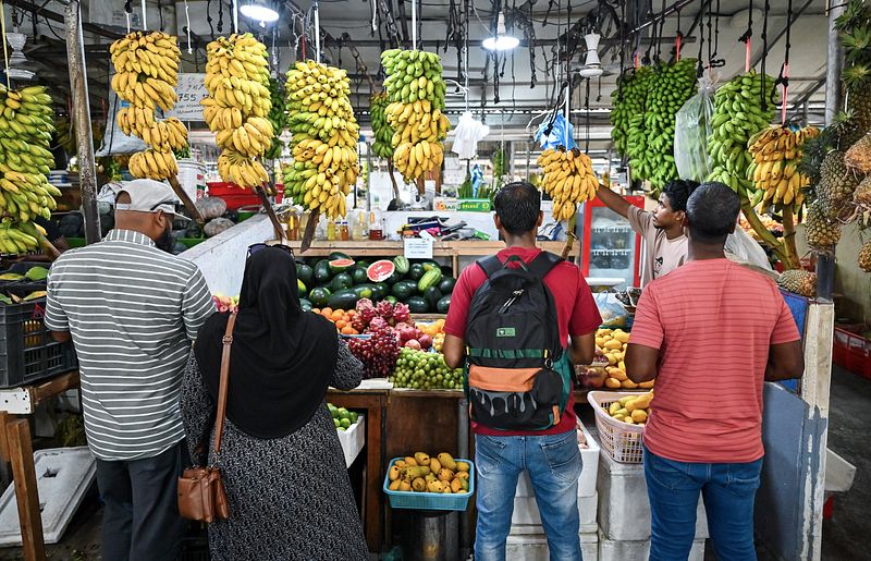 ލޯކަލް މާރުކޭޓް ތަރައްގީކުރަން ވަގުތީ މާރުކޭޓެއް ހަދައިދޭނެ ބަޔަކު ހޯދަނީ