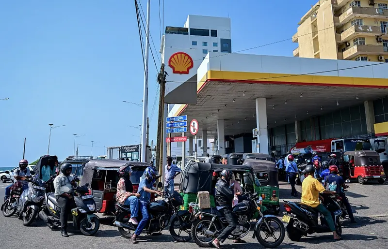 ލަންކާއިން ތެޔޮ ފީފާއަކަށް 286 ޑޮލަރު ވެސް ދެއްކި، ބާޒާރުގެ އަގާއި އަސްލު އަގު ވަރަށް ތަފާތު!