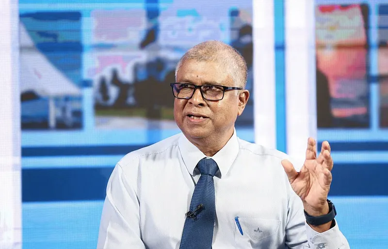 ދައުލަތަށް ދިގު މުއްދަތަކަށް ހިދުމަތް ކުރެއްވުމަށްފަހު މަނިކު ރިޓަޔާކުރައްވައިފި