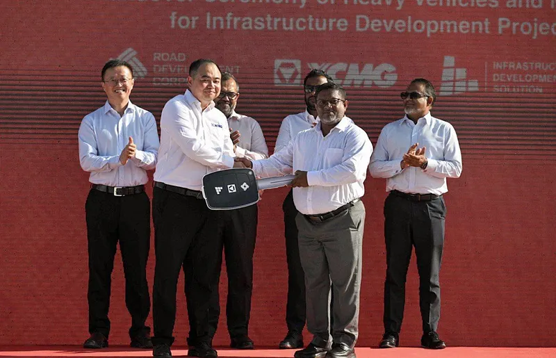 މަޝްރޫއުތަކަށް ބޭނުންވާ ގިނަ އަދަދެއްގެ މެޝިނަރީޒް ގެނެސްފި