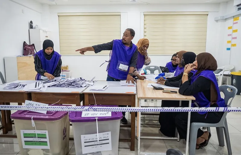 ވޯޓުގެ ދެ ވަނަ ބުރު އަންނަ ހޮނިހިރު ދުވަހު ބާއްވަނީ