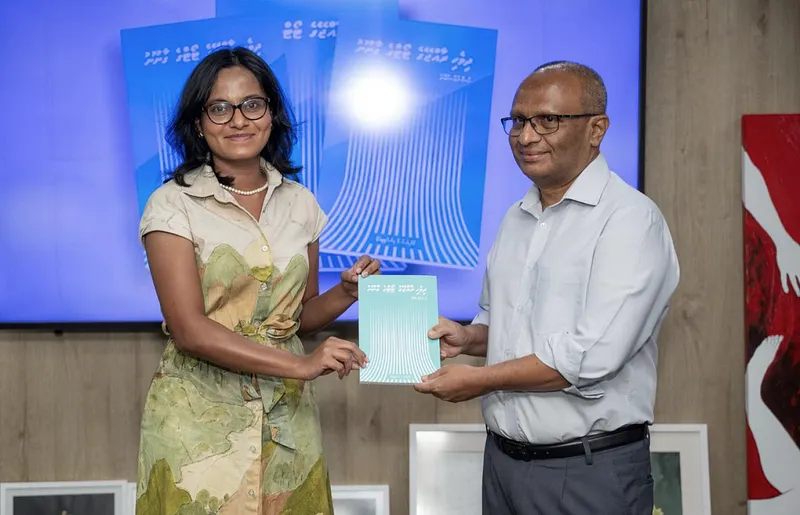 ސުއޫދު ލިޔުއްވި ޓޯޓްގެ ގާނޫނާބެހޭ ފޮތް ނެރެފި