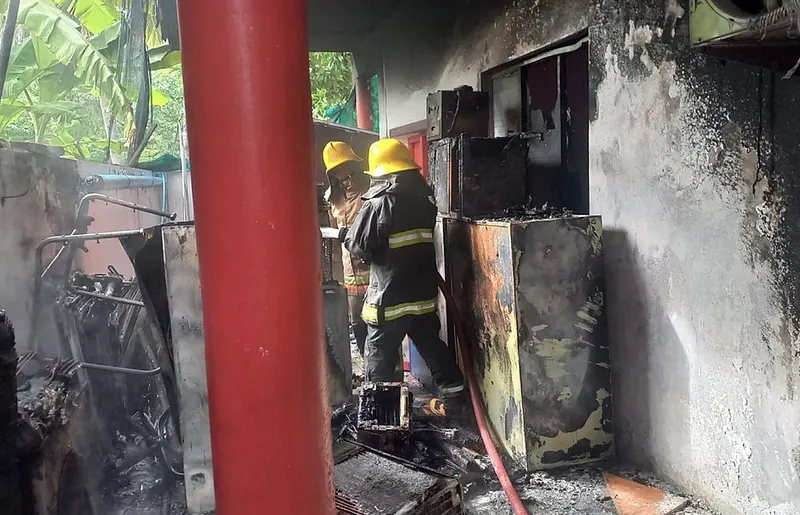 އައްޑޫ ފޭދޫ ސްކޫލުގެ ލައިބްރަރީގައި އަލިފާން ރޯވެއްޖެ