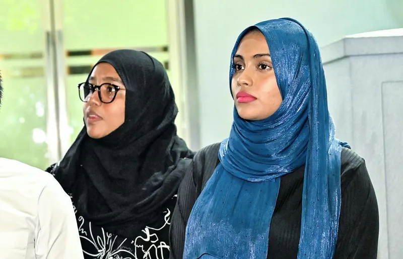 އީޝާގެ މައްޗަށް ގަޒުފުގެ ދައުވާ އުފުލައިފި