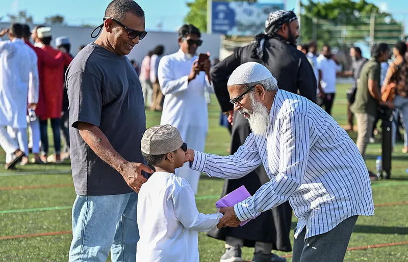 އީދު ފާހަގަކުރުމުގެ ނަމުގައި ފުރައްސާރަ ނުކުރަން ގޮވާލައިފި