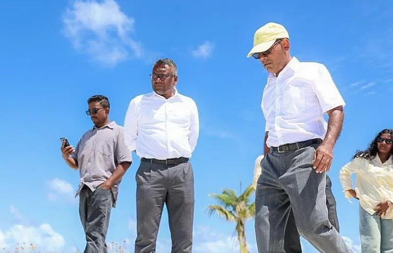 ފައްޔާޒް ވިދާޅުވަނީ ނަޝީދާ އެކު ދެމި ހުންނެވި ކަމަށް