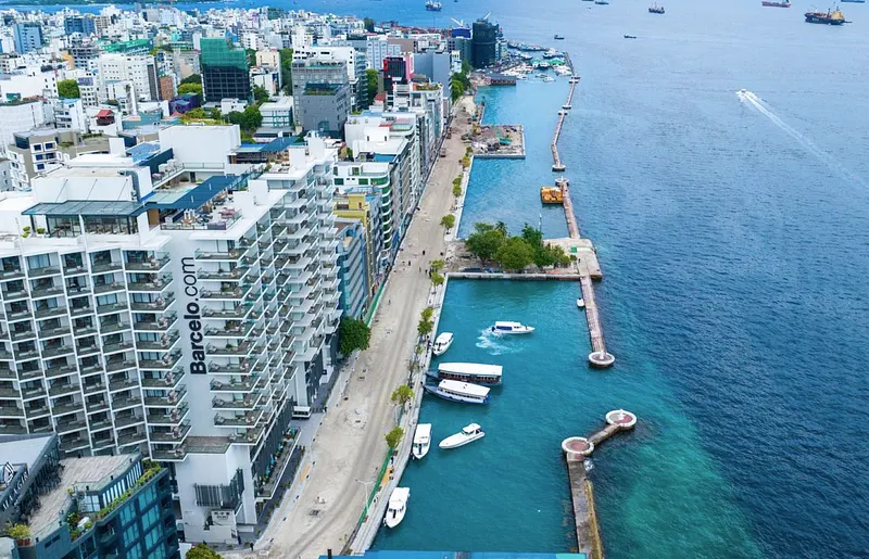 ތާރު އަޅަން ފަށާތީ، ކާނިވާ ކައިރިން ޓާމިނަލާ ދިމާލުގައި ޕާކުކޮށްފައި ހުރި ވެހިކަލްތައް ނަގަން އަންގައިފި