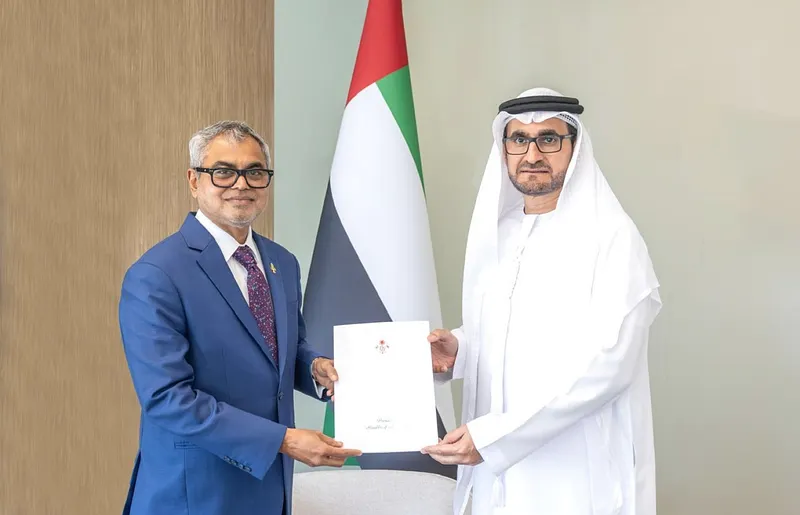 ތޯރިގު ސަފީރުކަމުގެ ފަތްކޮޅު ޔޫއޭއީ ސަރުކާރަށް ހުށަހަޅައިފި