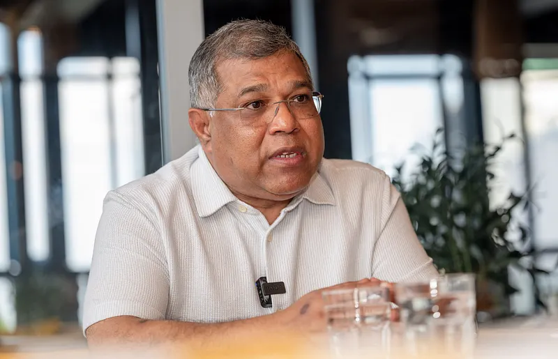 ޑޮލަރު އިންވެސްޓްމަންޓަށް ތަރުހީބު ރަނގަޅު، ޑެއިލީ ލިމިޓް އިތުރުވަނީ އެހެންވެ: ޝަރީފު