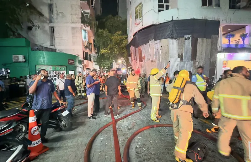 ގެއެއްގައި ރޯވެ 28 މީހަކަށް ފަރުވާދޭނެ ޖެހިއްޖެ