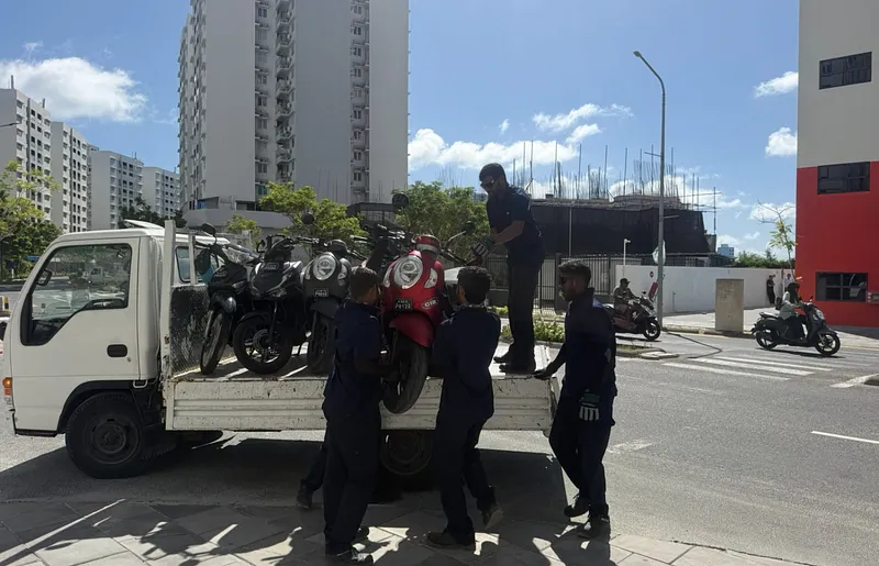 އުނދަގޫވާ ގޮތަށް ޕާކްކުރާ އުޅަނދު ޓޯކުރަން ފަށައިފި