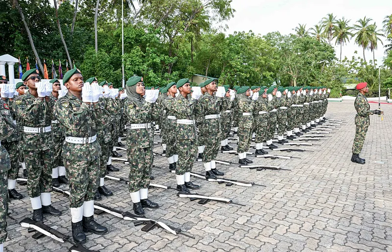 ހިދުމަތާ އަލަށް ގުޅުނު 225 ސިފައިން ހުވާ ކޮށްފި