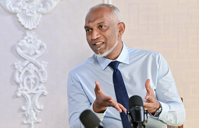 ރައީސްގެ ދެކަނބަލުން އުކުޅަހަށް ވަޑައިގެންފި