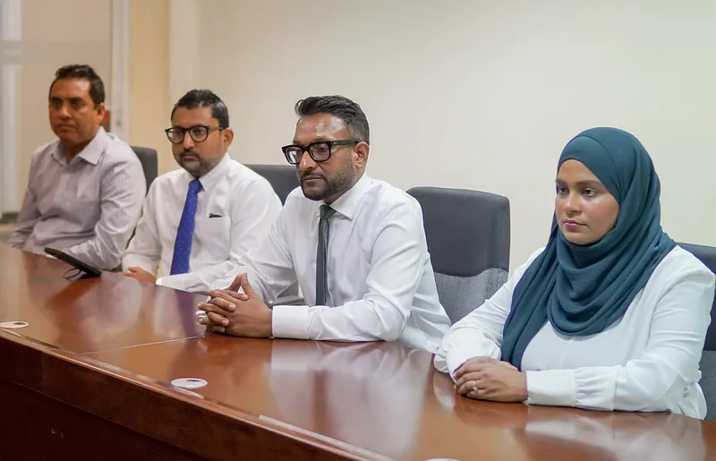 ފާމަސިސްޓުން ލިބުމުގައި ދަތިތަކެއް، އެމްއެންޔޫއާ އެކު މަސައްކަތްތަކެއް ކުރަނީ