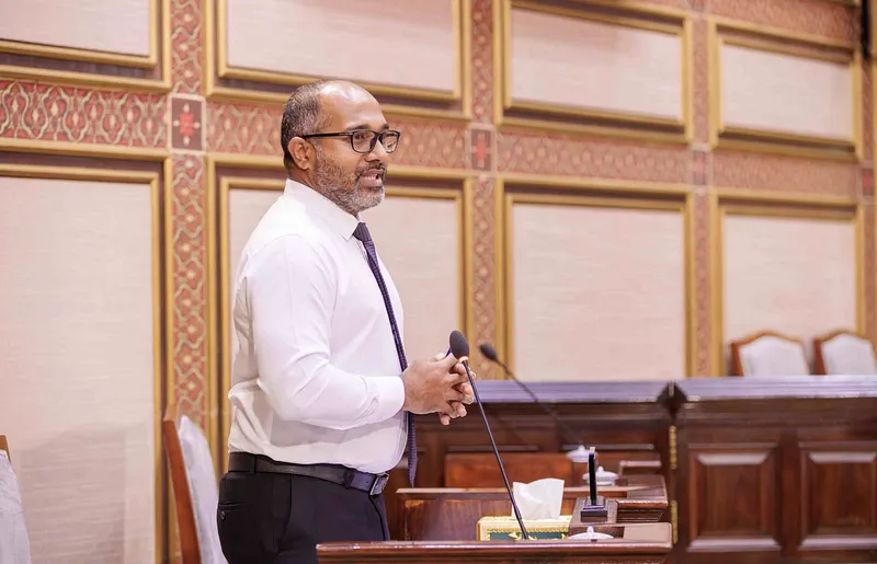ފުލުހުންނާއި ސިފައިންގެ އަގުވައްޓާލާ ނަމަ ފިޔަވަޅު އެޅޭ ގޮތް ހަދަން ހޯމް މިނިސްޓަރު އެދިވަޑައިގެންފި