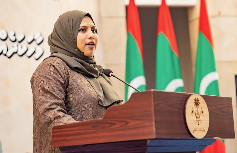 ދިވެހި ބަހުން ވާހަކަ ދައްކަން ދަރިވަރުން ޖެހިލުންވުމަކީ ވިސްނަން ޖެހިފައި އޮތް ކަމެއް: މިނިސްޓަރު