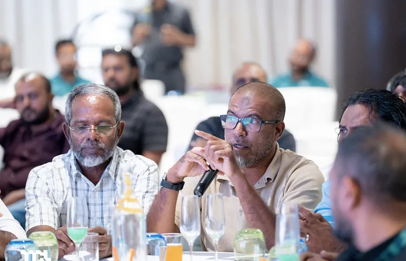 ޕޯޓު ތިލަފުއްޓަށް ބަދަލުކުރުމާ ގުޅޭ ގޮތުން އޭޖެންޓުންނާއި ޑްރައިވަރުންނާ އެކު މަޝްވަރާކޮށްފި