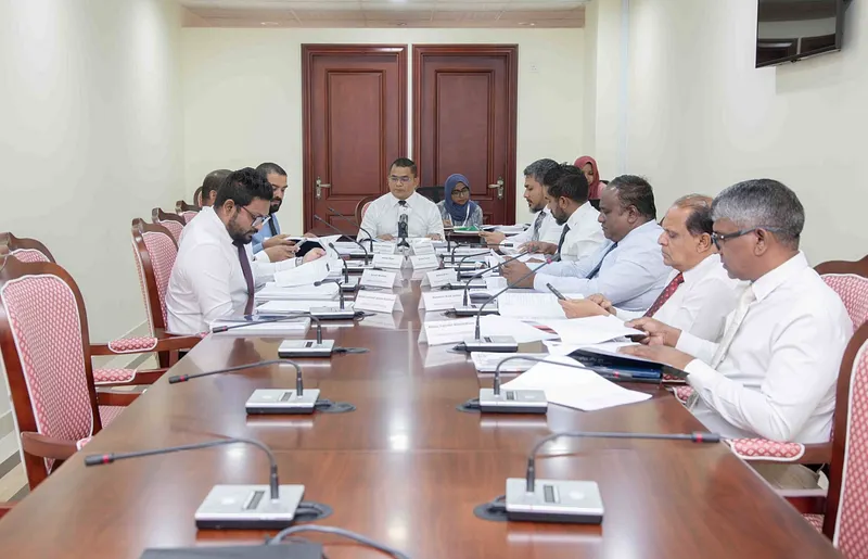 މަޖިލީހަށް ހުށަހަޅާ ޕެޓިޝަނަކާ ދެކޮޅަށް ވެސް ޕެޓިޝަން ހުށަހެޅޭ ގޮތް ހަދަން ކޮމިޓީން ފާސްކޮށްފި