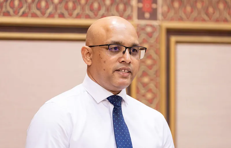 މުވައްޒަފުން މަދުކުރާނީ ކުލައަކަށް، ފިކުރަކަށް ބެލުމެއް ނެތި: ޒަރީރު